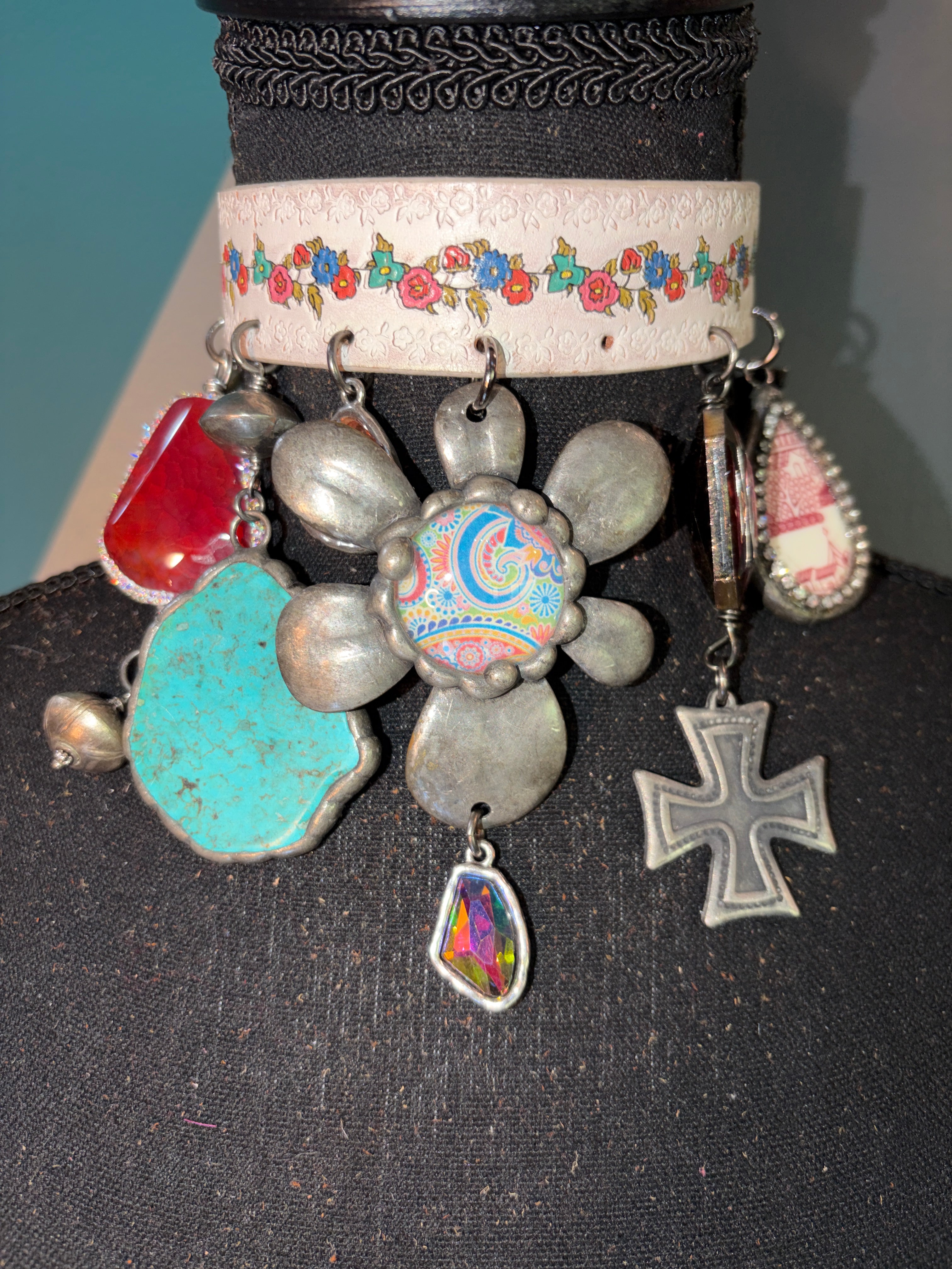 Flower Power Leather choker - The Vault by Sacha