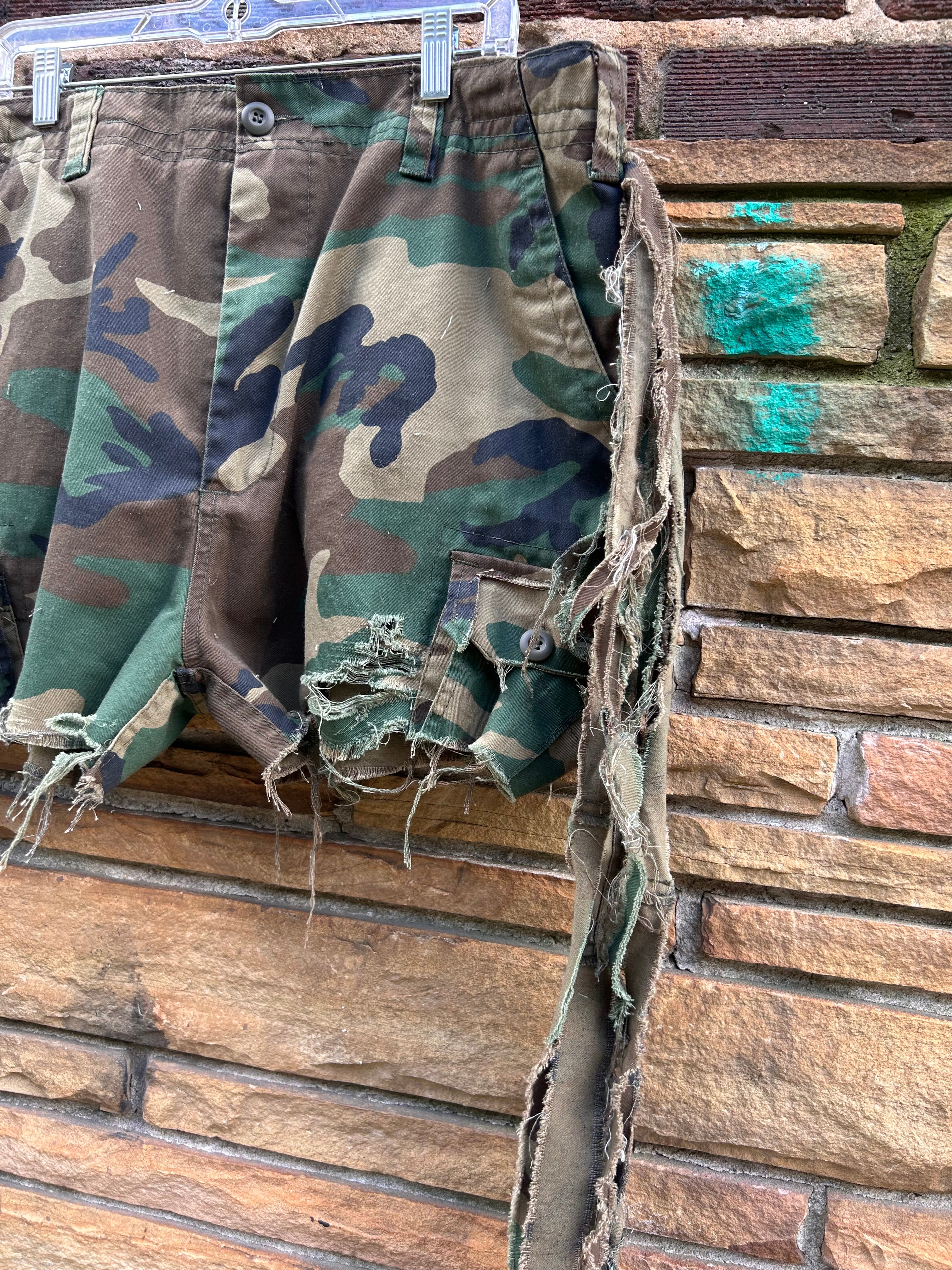 Custom Camo Fringe Shorts w. Drawstring | Size L - The Vault by Sacha