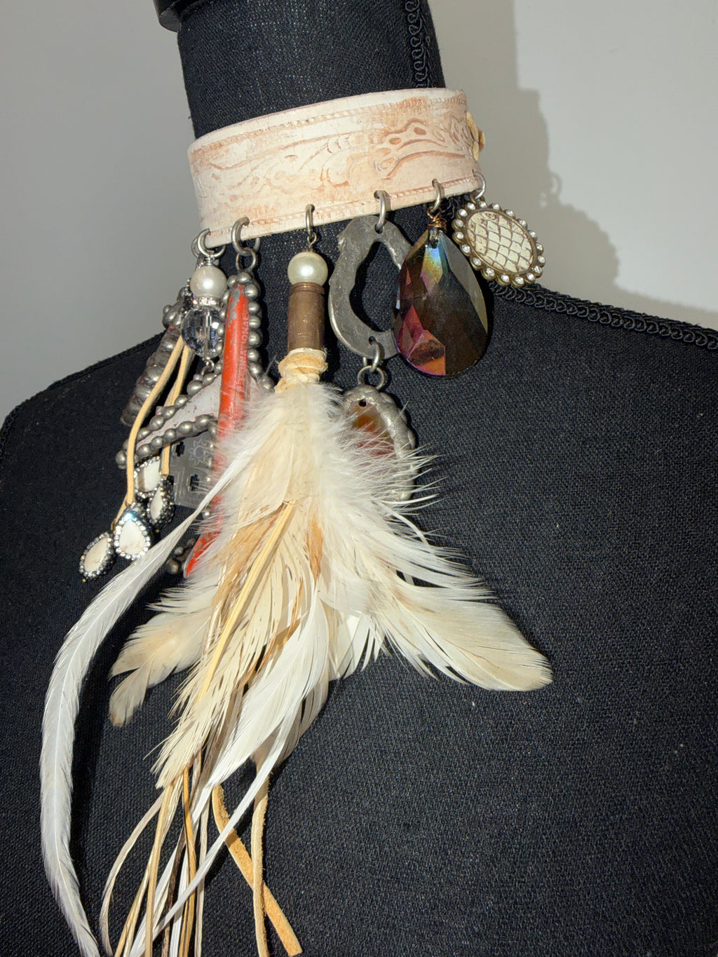 Fly me out Choker