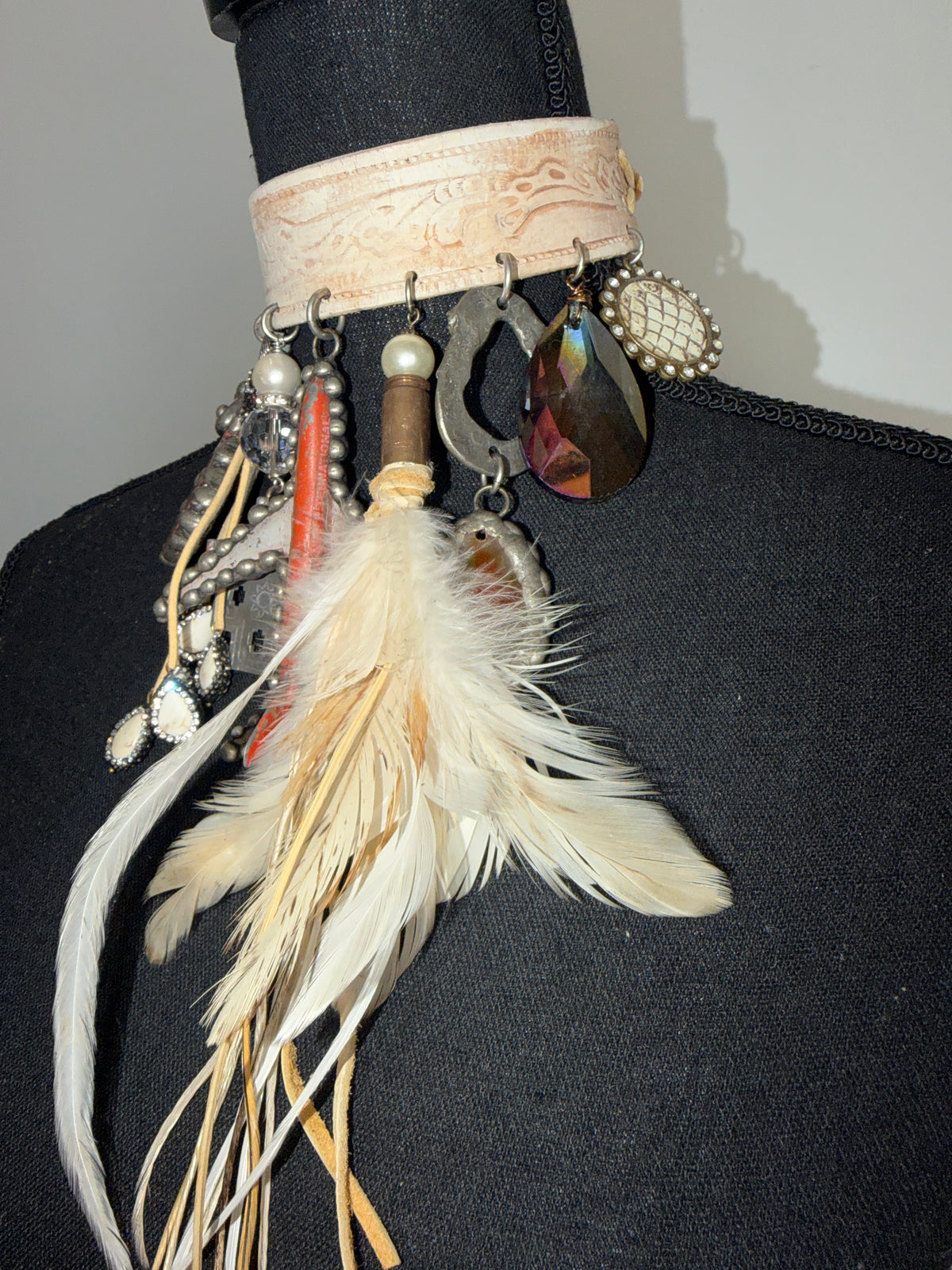 Fly me out Choker
