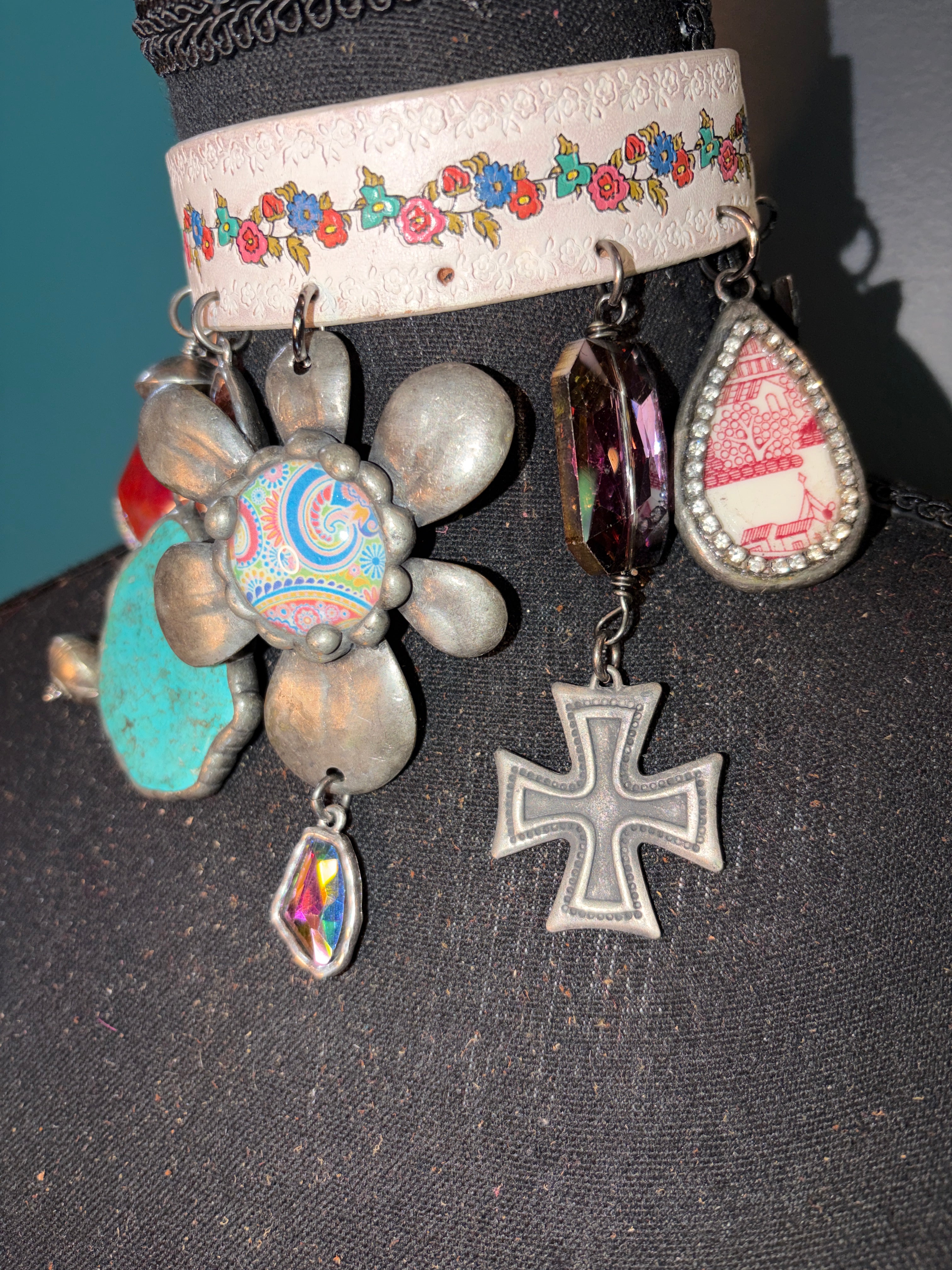 Flower Power Leather choker - The Vault by Sacha