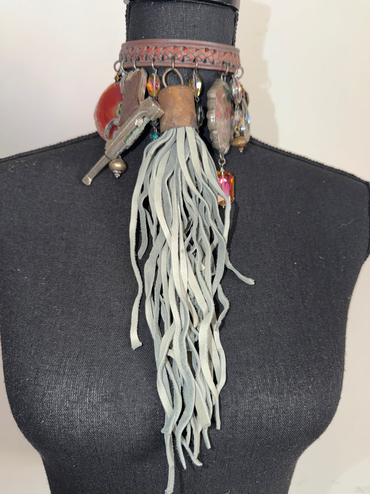 Fringe n things choker