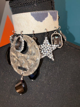 Future looking Bright choker