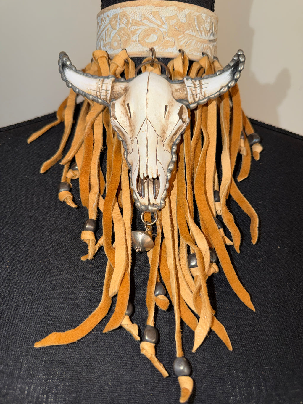 Cream Bull Choker