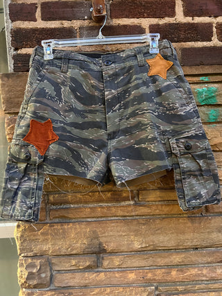 Battle Star Custom Camo Shorts | Size M