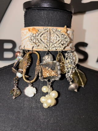 *Latoya*The Vintage Romance Handmade Leather Choker