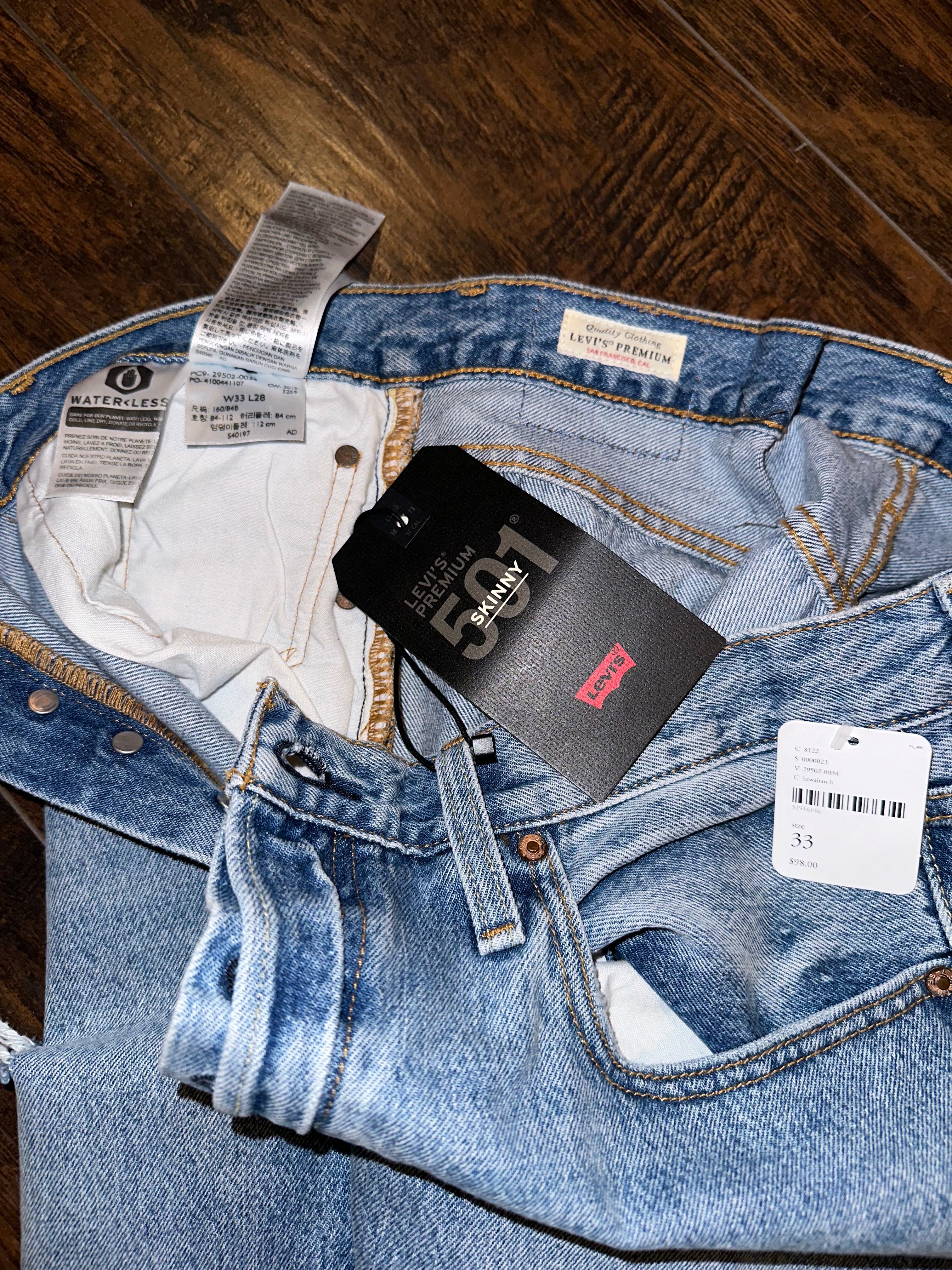 NWT Levi's Jeans | W33 L28in (ALTERED)