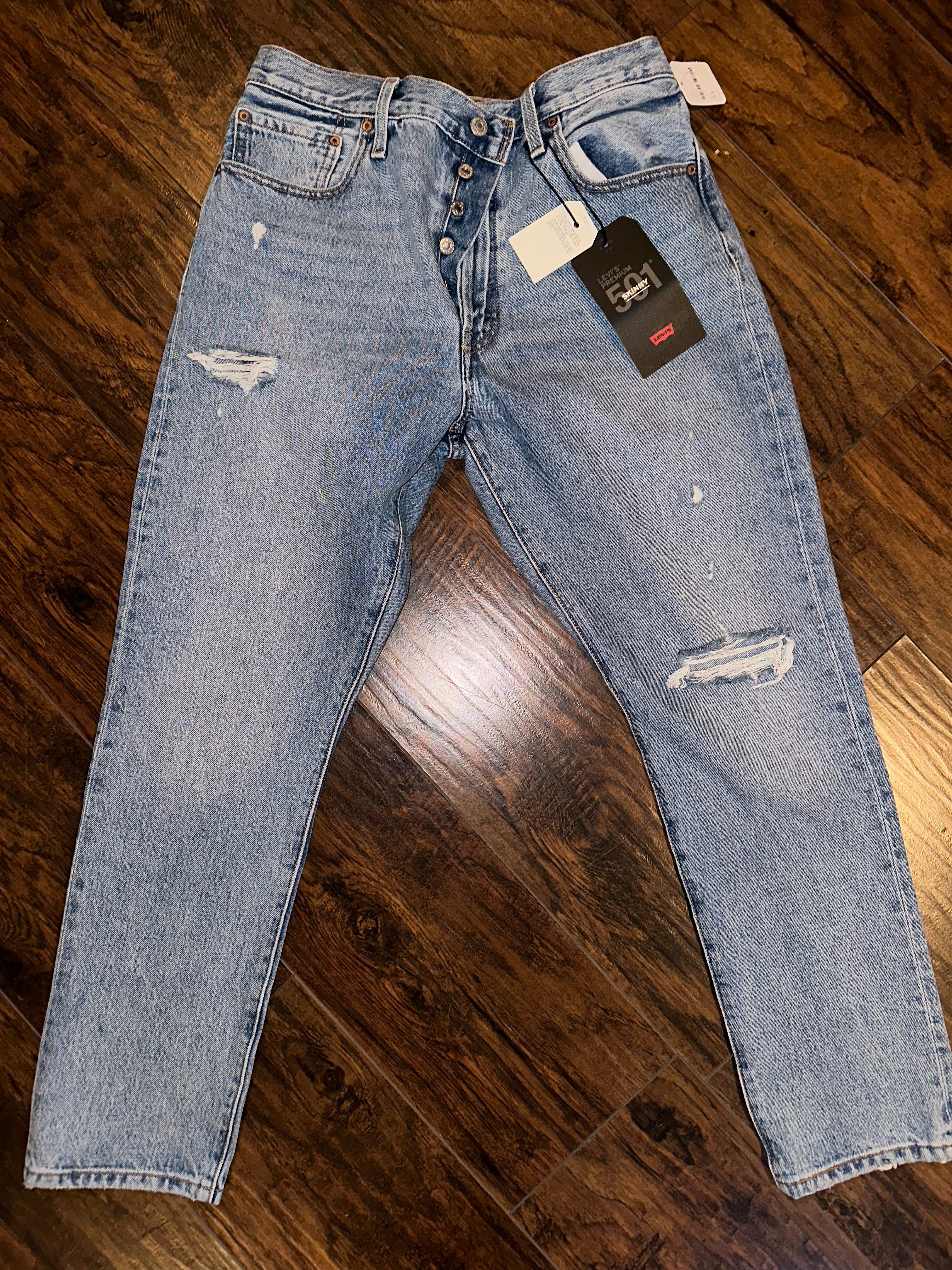 NWT Levi's Jeans | W33 L28in (ALTERED)