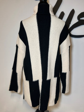 Black & White Sweater | SIZE M | FINAL SALE - The Vault by Sacha