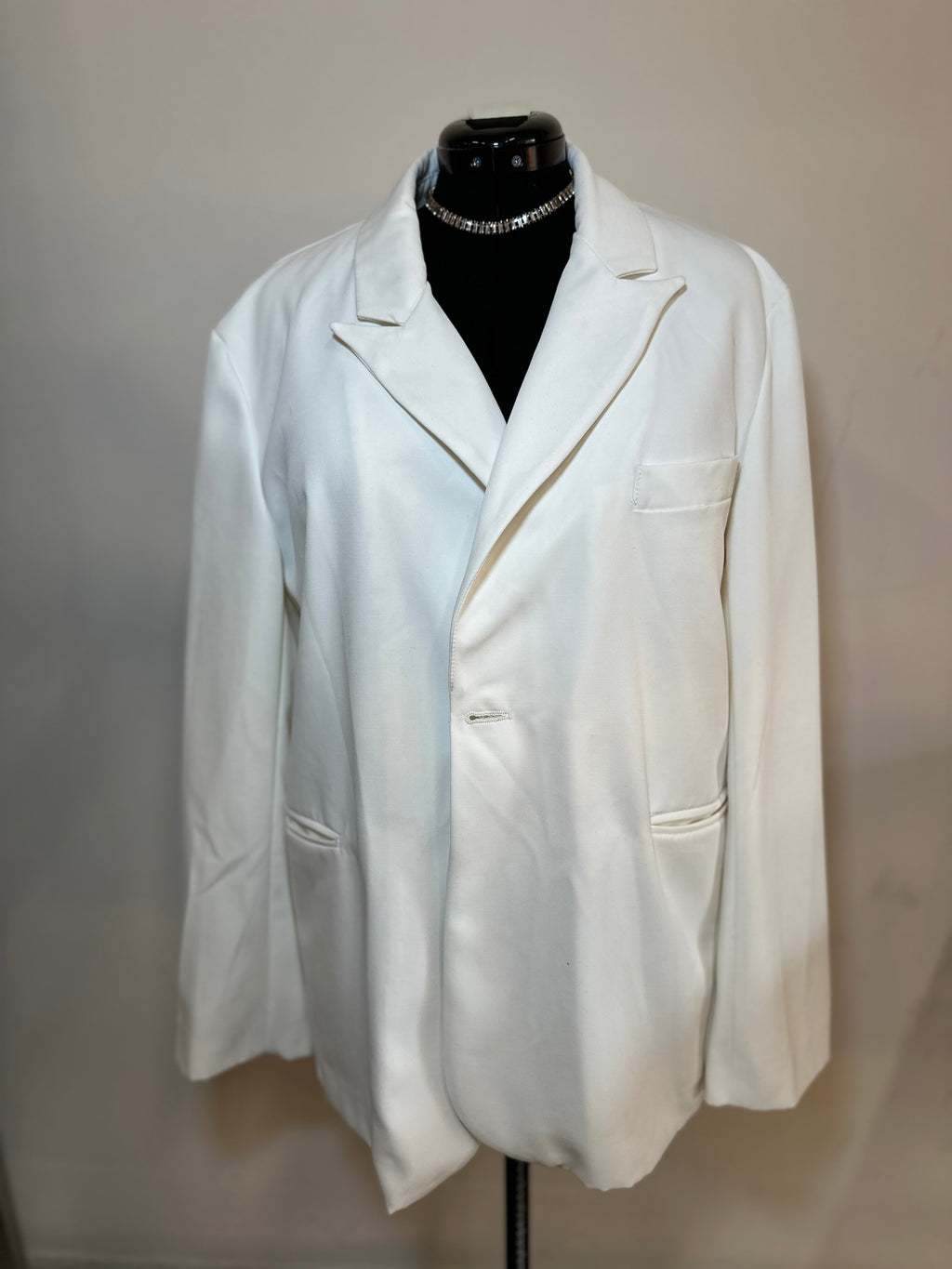Classic White Blazer | SIZE M | FINAL SALE - The Vault by Sacha