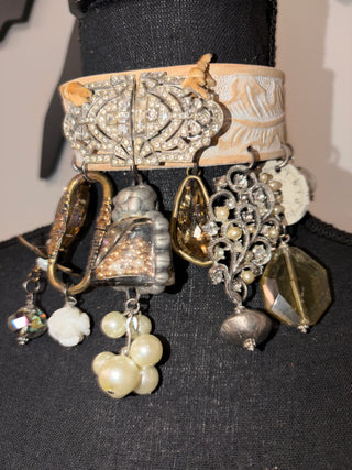 *Latoya*The Vintage Romance Handmade Leather Choker