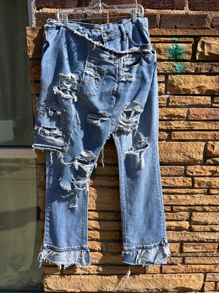 Light Wash Kilted Jeans w. Drawstring | Size (8/9) 100% Cotton