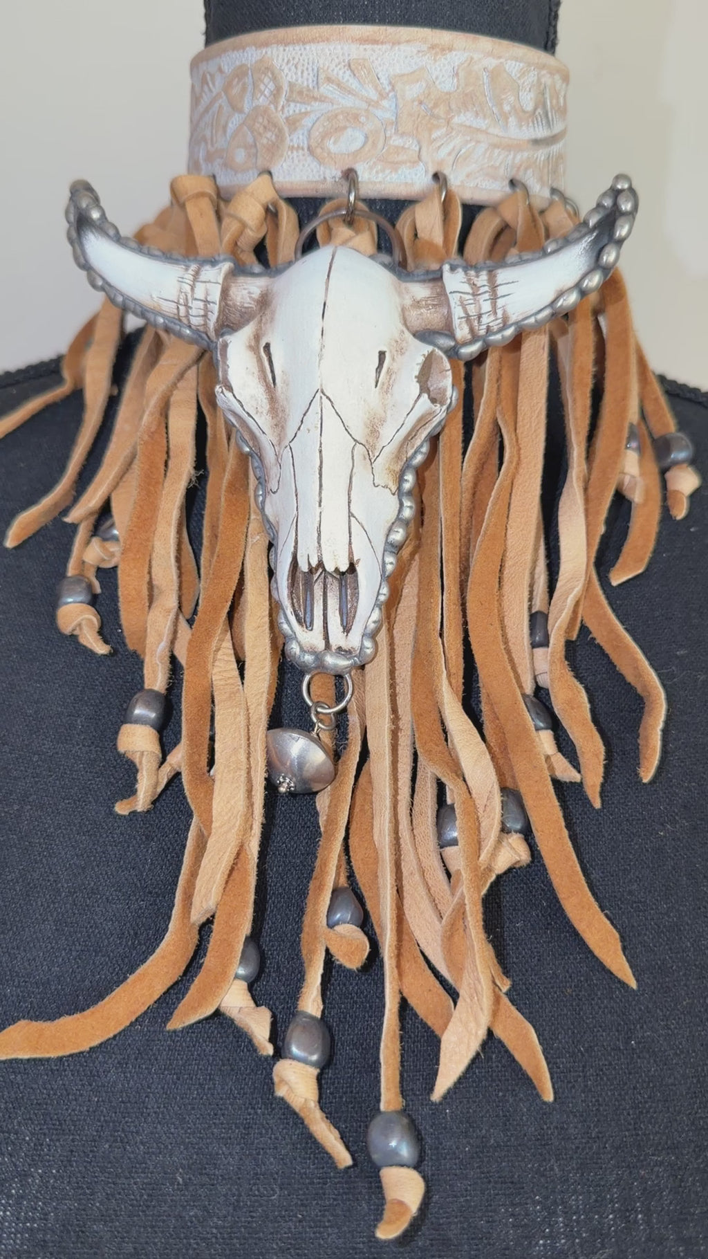 Cream Bull Choker
