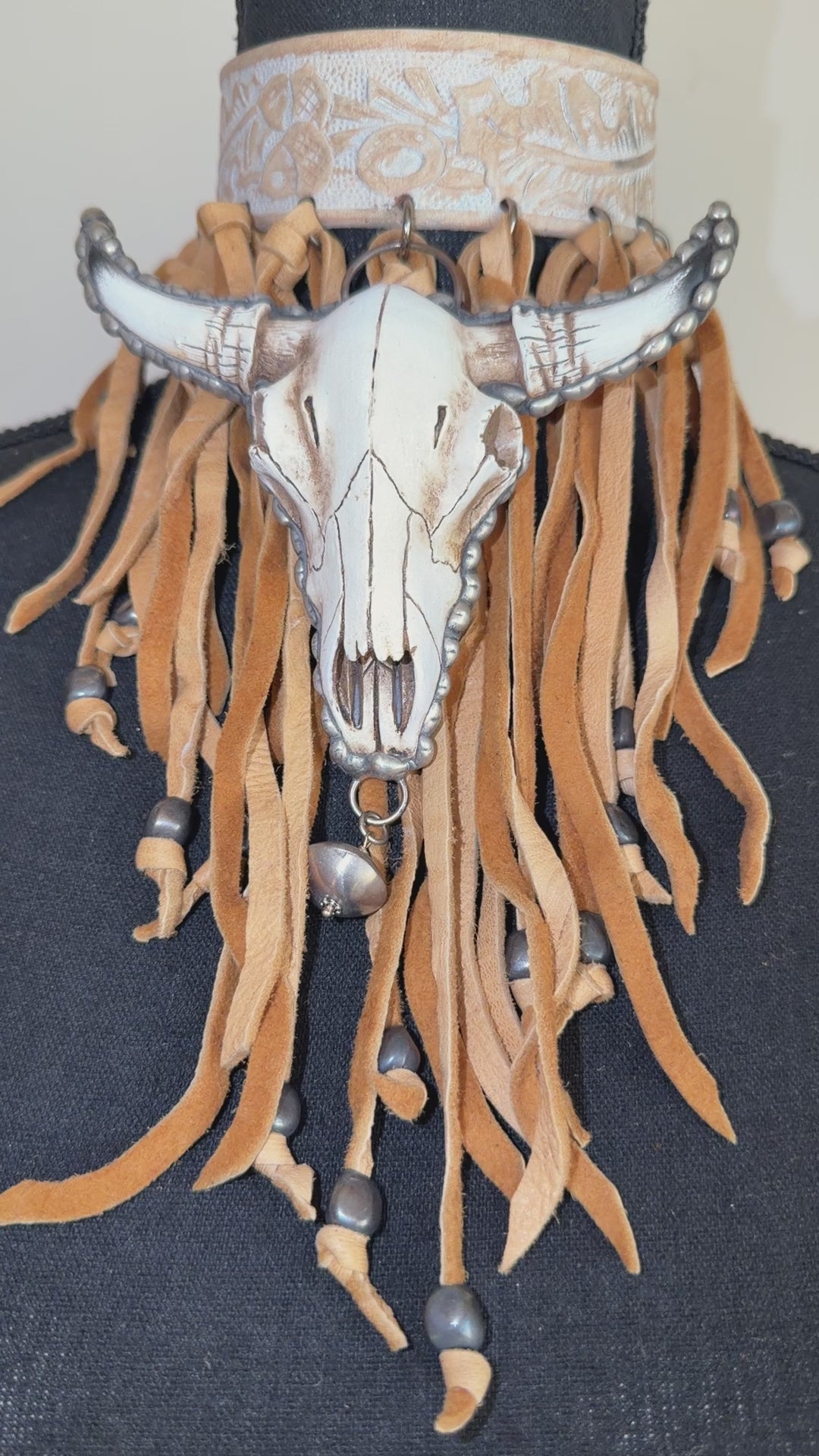 Cream Bull Choker