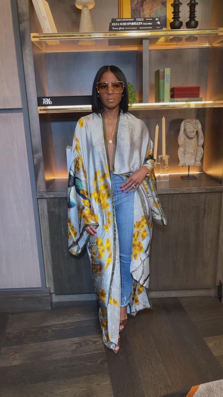 Japanese Ink-Cherry blossom kimono👘